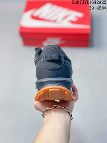 Nike Air Max Pre-Day Black Low-Top Sneakers
