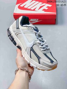 Nike Zoom Vomero 5 Sneakers FJ4151-004