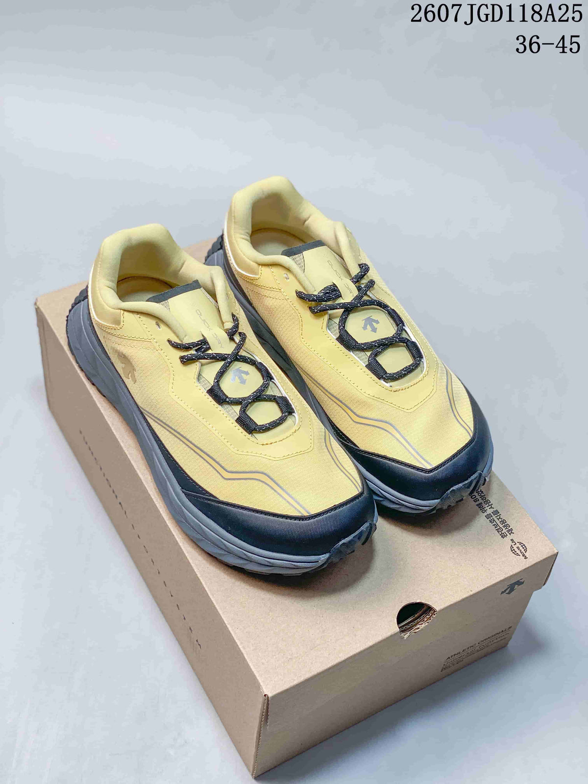 DESCENTE TERRAIND Low-Top Hiking Sneakers Yellow/Black