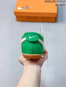 Nike Moon Shoe OG Low-Top Sneakers Green IW0955-300