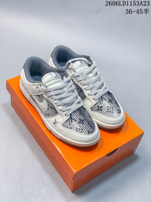 Nike SB Dunk Low Stüssy-Style Sneakers, Light Gray FC1688-206