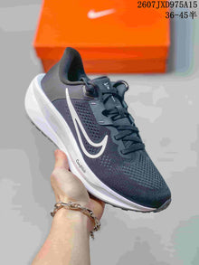 Nike Quest 6 Low-Top Running Sneakers