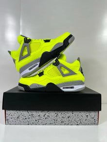 Jordan Air Jordan 4 Retro SP Tour Yellow Sneakers DV6773-700