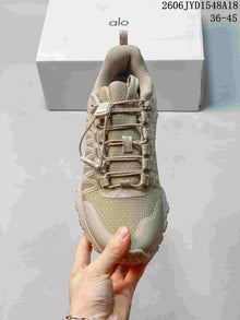 Alo Yoga Trail Running Shoes – Taupe