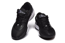 Nike 872-25 Black and White Low-Top Sneakers