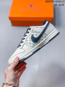 Nike SB Dunk Low Sneakers White Black Red Style 2607ND1602A12
