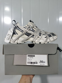 0310 White/Black Lace-Up Sneakers