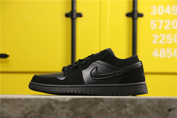 Black Low-Top Sneakers 553558-025
