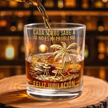Cada Sorbo Sabe A Palm Tree Beach Chair - Personalized Custom Whiskey Glass - RETIRE036_RWG