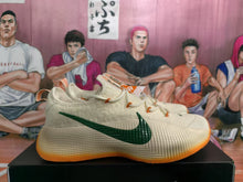 Nike Low-Top Sneakers Cream Green Orange