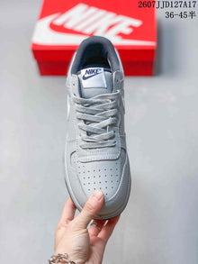 Nike SB Dunk Low Pro Grey White Sneakers JJD127A17