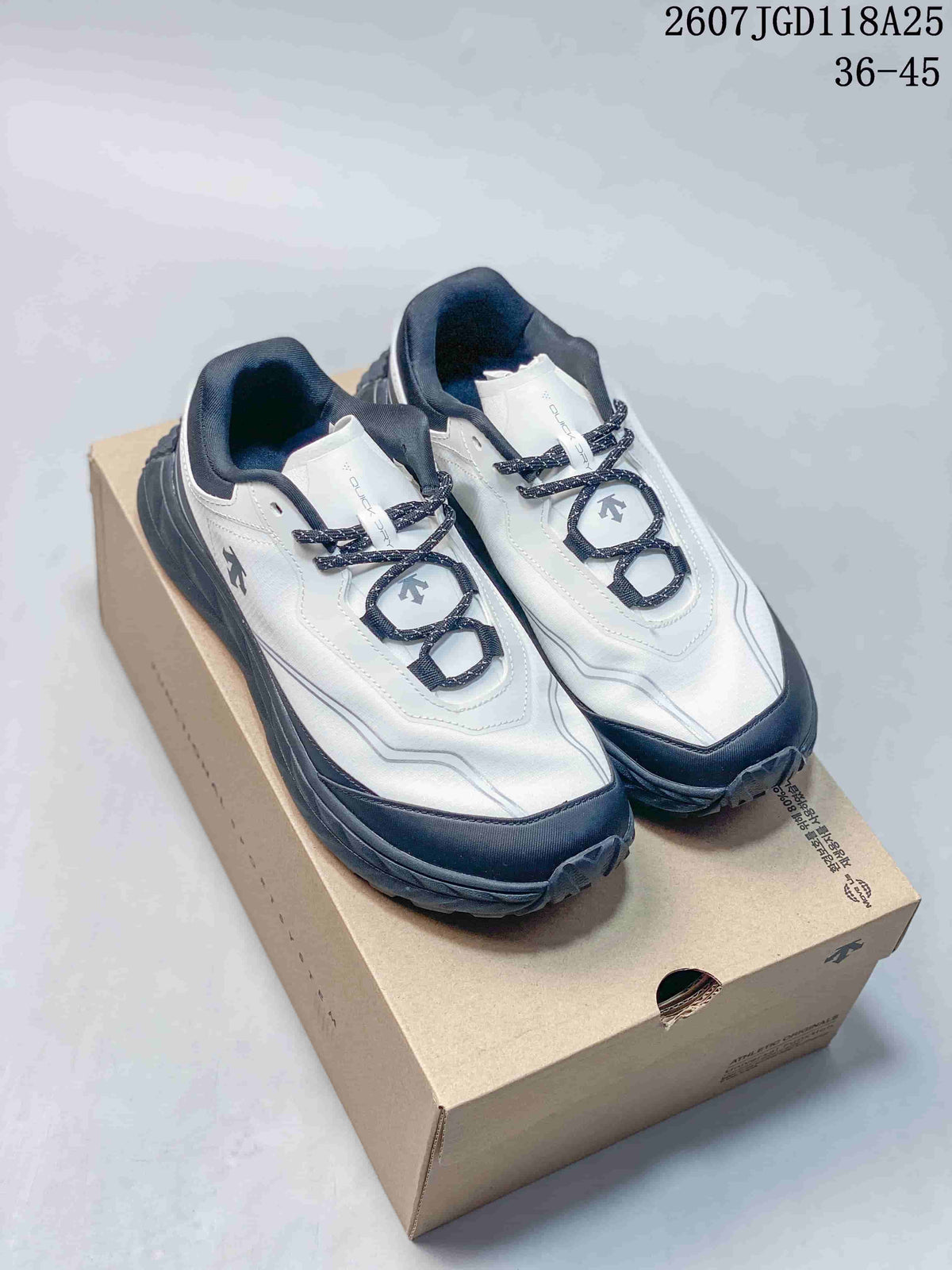 DESCENTE TERRAIND Low-Top Hiking Sneakers White Black