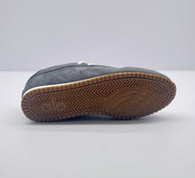 Alo Carbon Gray Low-Top Sneakers