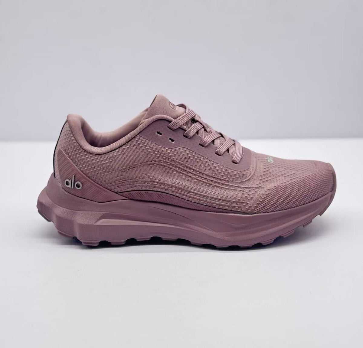 alo Runner Sneakers Pink