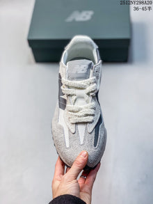 New Balance 327 Gray and Navy Retro Sneakers 2512NY298A20