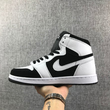 Jordan Air Jordan 1 High Black and White Sneakers 554724-113