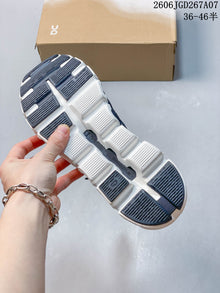 On Cloud 6 Coast Low-Top Casual Shoes, Navy