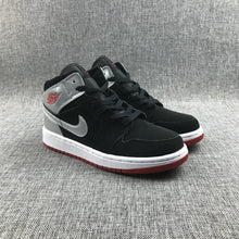 Air Jordan 1 Mid SE GS Black Silver Sneakers 554725-057
