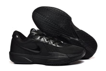 Nike 872-27 Black Low-Top Sneakers