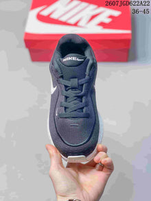 Nike Uplift SC Low-Top Sneakers Navy White