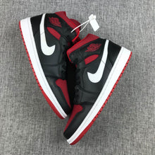 Jordan Air Jordan 1 Mid Black Red Sneakers 554724-020