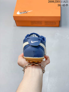 Nike Moon Shoe OG Summit Low-Top Sneakers IW0955-100