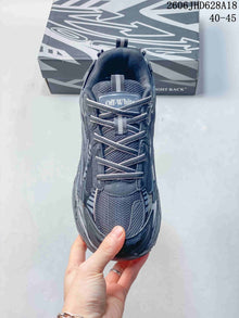 Off-White Be Right Back Low-Top Sneakers in Gray 611380ASWPR
