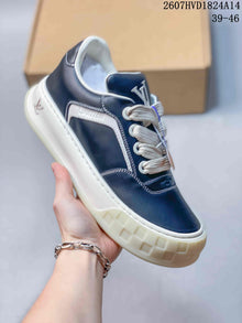 Louis Vuitton Low-Top Sneakers Navy White Style 2607HVD1824A14