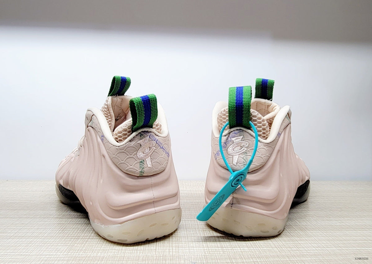 Nike Air Foamposite One Particle Beige Sneakers