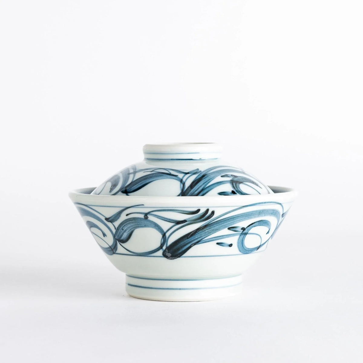 Blue Arabesque Tobe Style Donburi Bowl with Lid