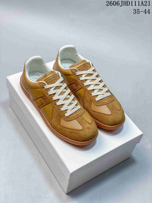 Maison Margiela Replica Low-Top Sneakers in Tan