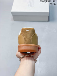 Maison Margiela Replica Low-Top Sneakers in Tan