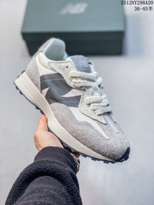New Balance 327 Gray and Navy Retro Sneakers 2512NY298A20