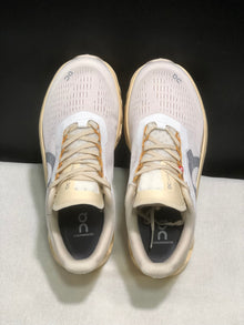 On Cloudmonster 1 Running Sneakers Dew Blonde
