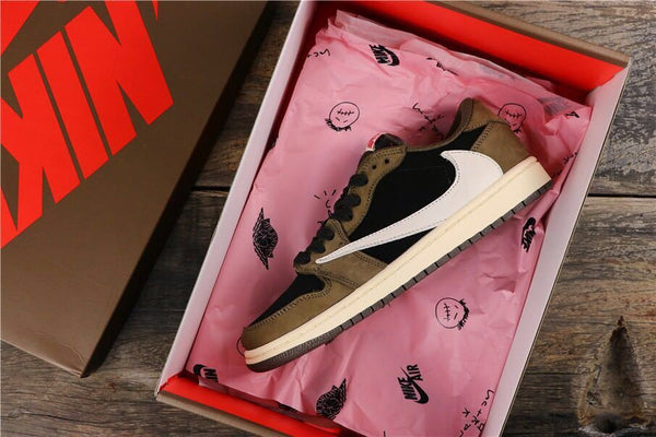 Travis Scott x Air Jordan 1 Low Dark Mocha Sneakers