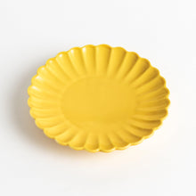 Chrysanthemum Scalloped Sauce Dish