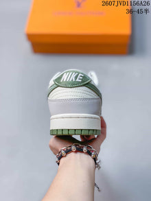 Nike SB Dunk Low Pro White Green Sneakers