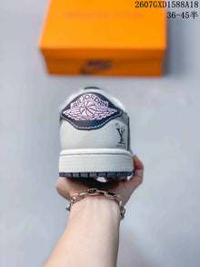 Jordan 1 Low OG SP Military Blue Low-Top Sneakers