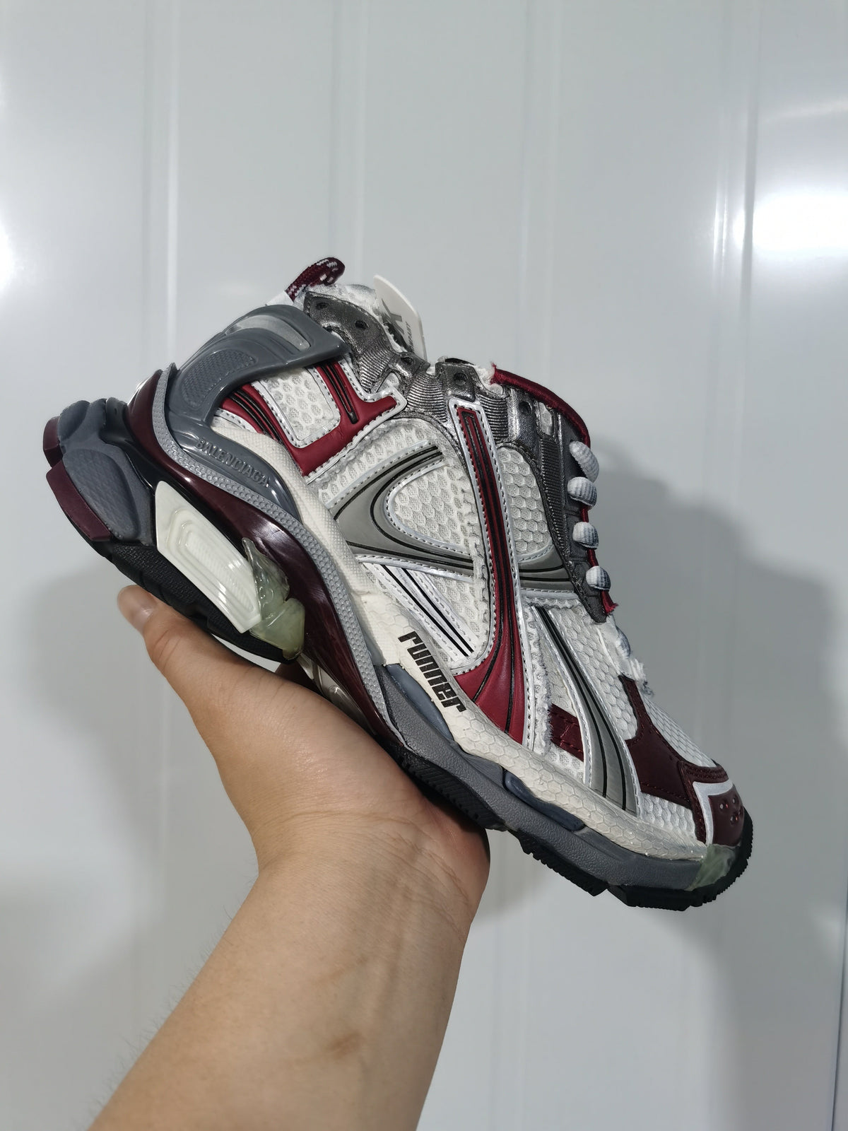 Puma Runner Sneakers Metallic White and Wine Red 727767