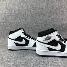 Jordan Air Jordan 1 Mid Panda Black White 554724-113