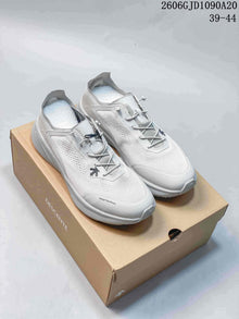 Descente Lavitate 3.0 Wire Running Shoes, White, JD1090A20