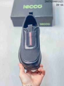 ECCO 722010QEE Men's Black Textile Slip-On Sneakers