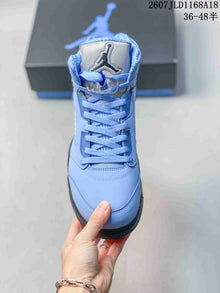 Jordan Air Jordan 5 UNC High-Top Sneakers in Blue