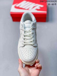 Nike Dunk Low Sneakers Beige 07JHD930A20
