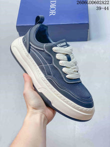 Gucci Screener GG Low-Top Sneakers, White and Navy