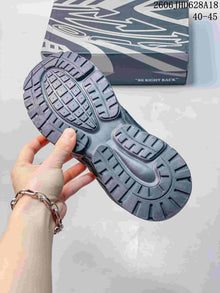 Off-White Be Right Back Low-Top Sneakers in Gray 611380ASWPR