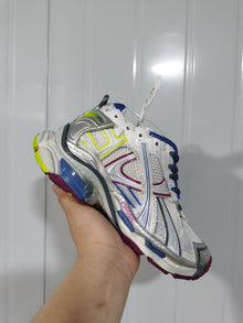 Nike Runner Sneakers White Yellow Blue
