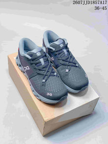 On Cloud X 4 Low-Top Sneakers