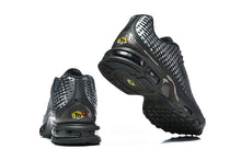 Nike Air Max Plus SE Black Sneakers