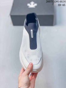 Descente Slip-On Sneakers White and Navy 2607GXD814A14